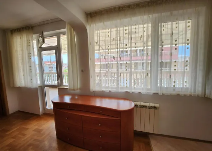 лукс лазур с безплатен паркинг